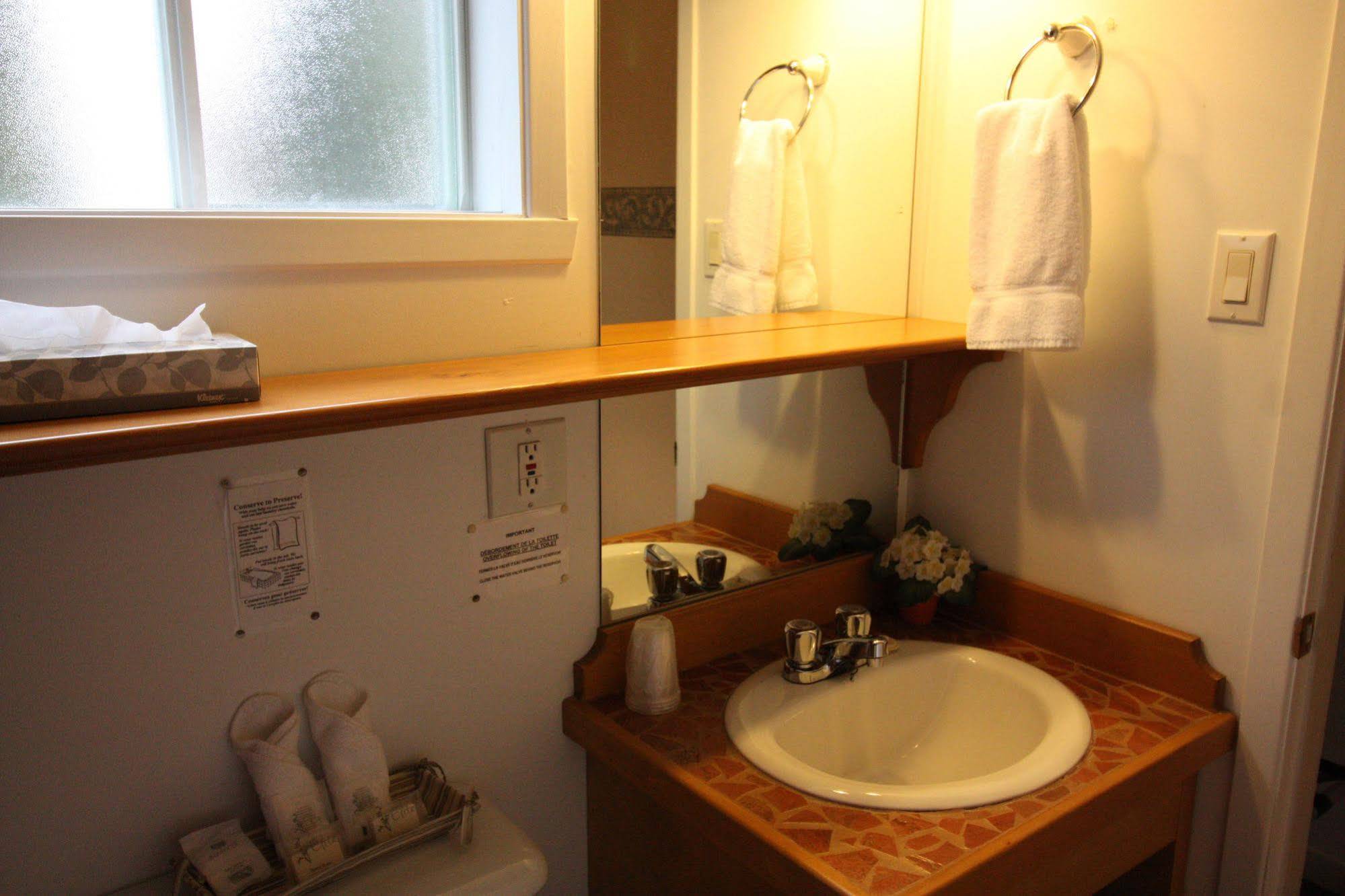 Motel Le Jolibourg Saint-Sauveur-des-Monts 외부 사진